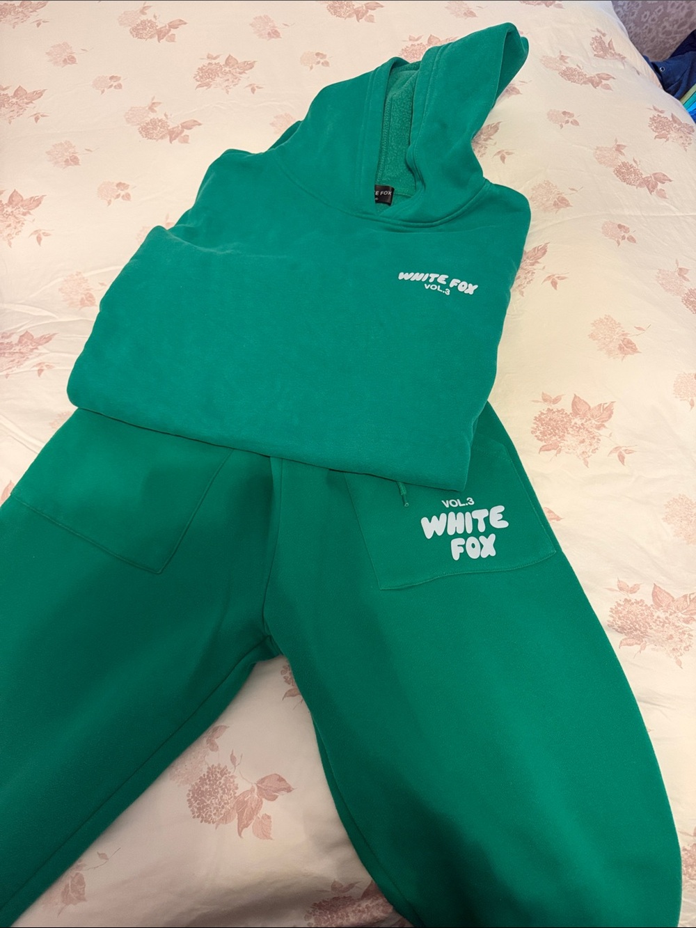 White Fox Boutique Emerald Green Hoodie & Sweatpants Set